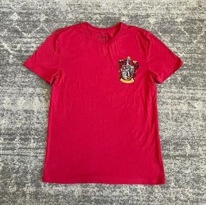 Harry Potter Unisex S Tee Shirt Red Gryffindor Short Sleeve NWT L6
